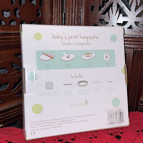 NWT Baby’s Print Keepsake - Picture 2 of 2